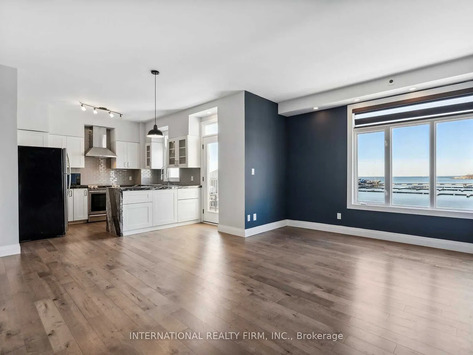2 bed, $4,400 — Photo 1