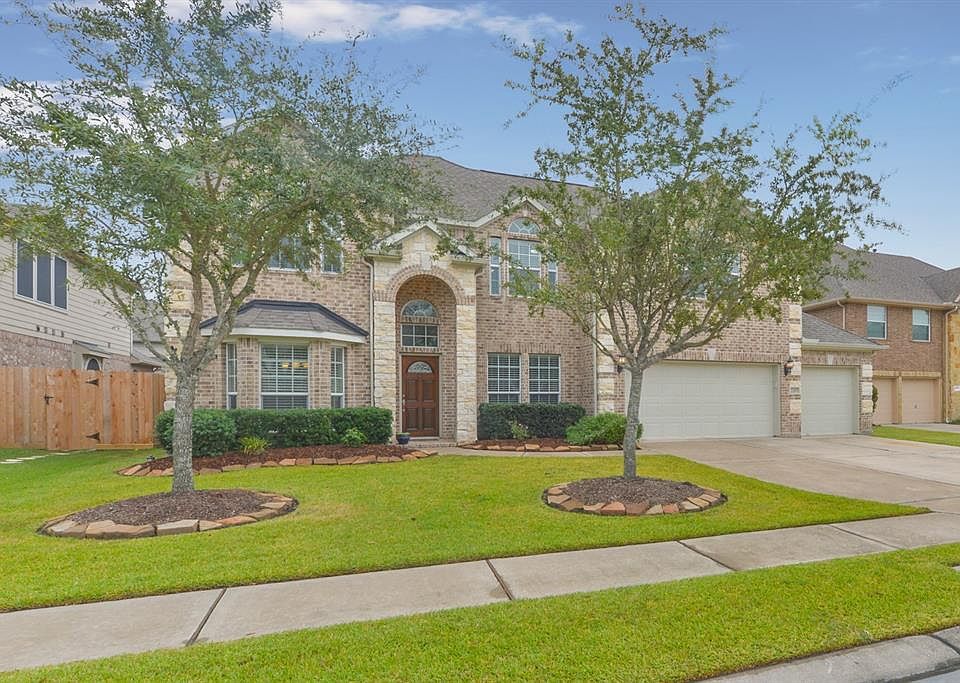 1st image of 2107 Woodland Ct