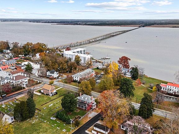 4th image of 419 S Water Ln