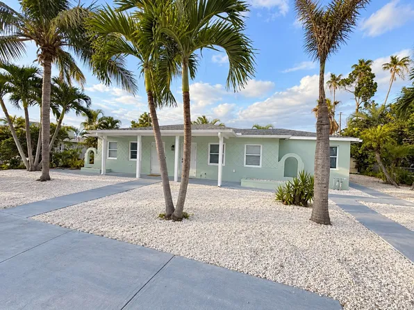 14111 W Parsley Dr, Madeira Beach, FL