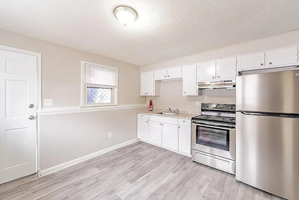 2 bed, 864 sqft, $1,700 — Photo 3