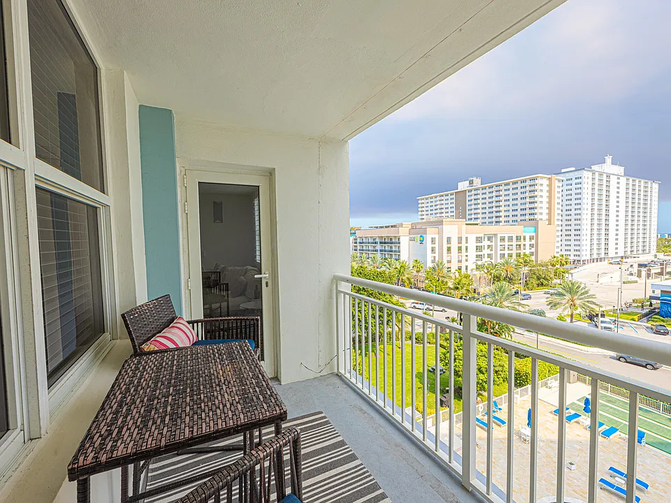 201 N Ocean Blvd #702
