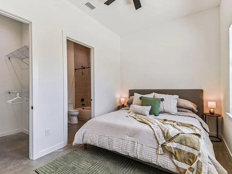 1218 E Kay St #21 — Photo 15