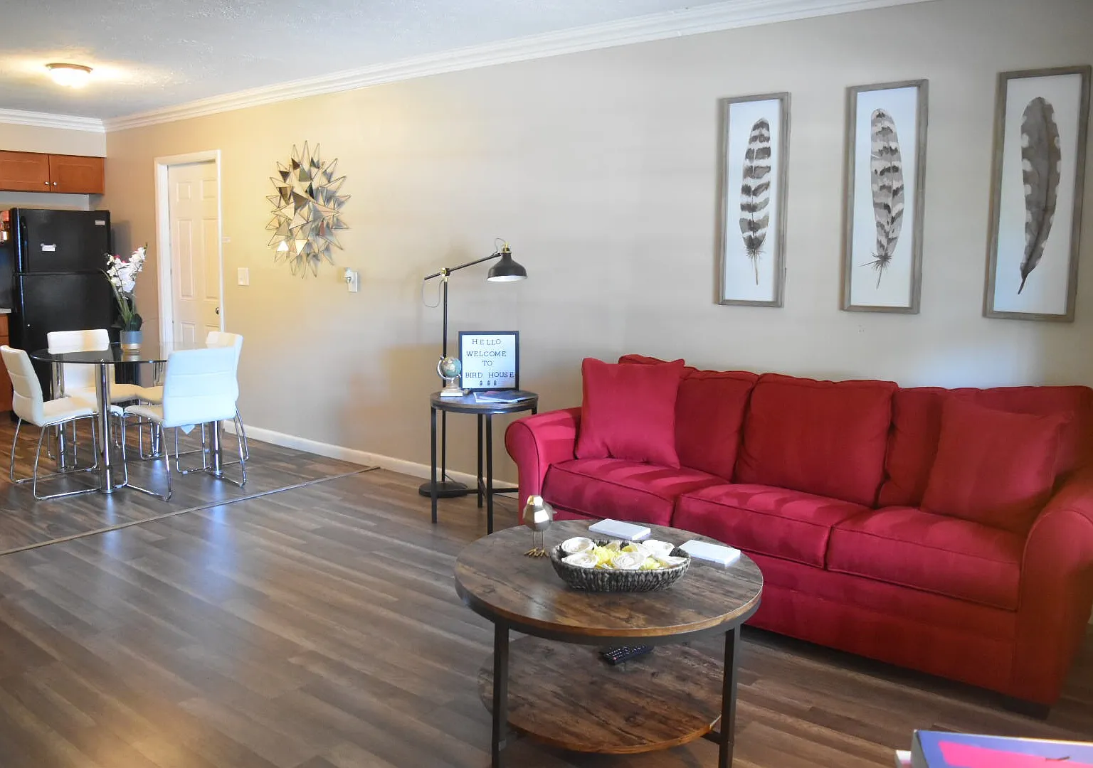 2 bed, 812 sqft, $1,350 — Photo 2