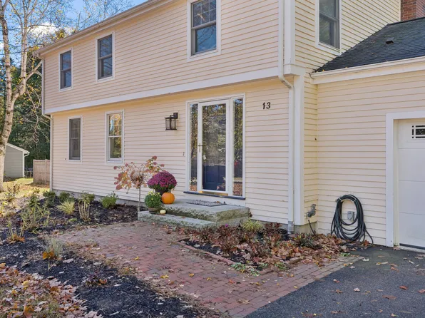 13 Hedgerow Drive, Cumberland, ME 04021