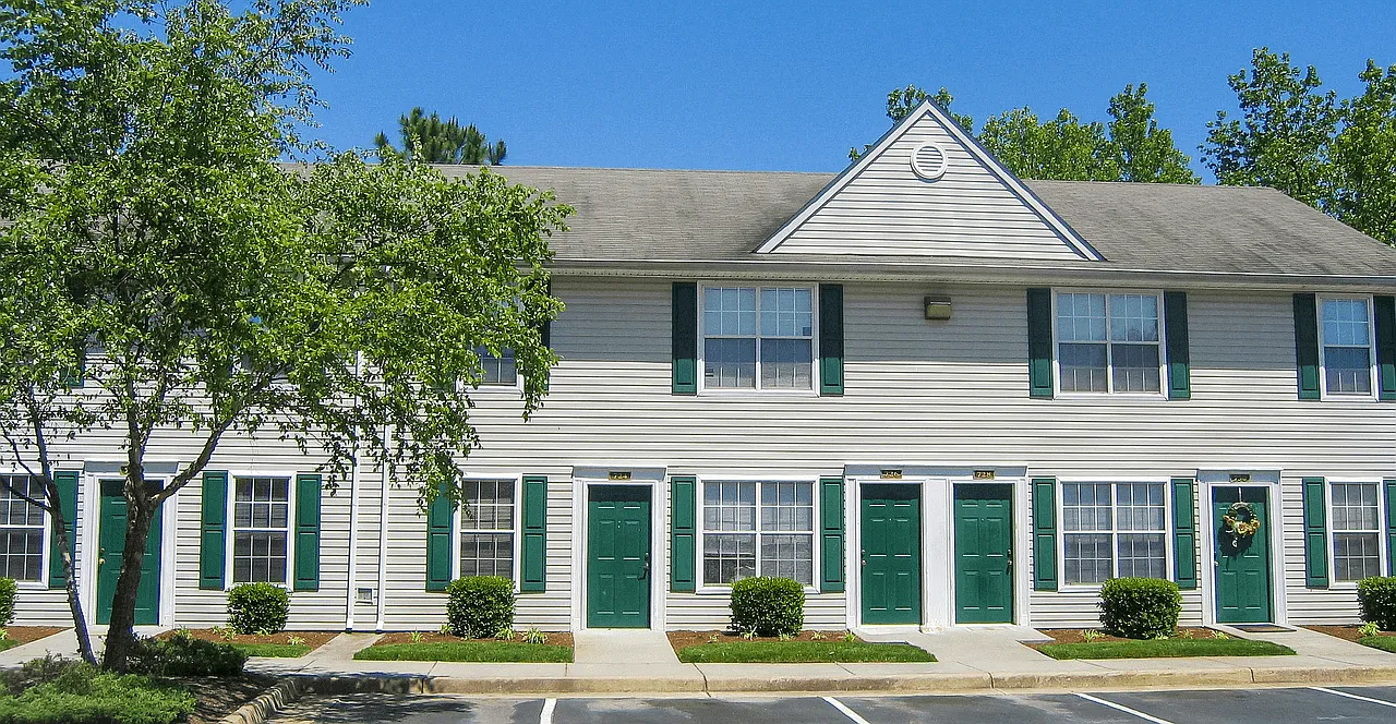 Dominion Pines Apartments — Photo 3
