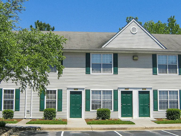Dominion Pines Apartments — Photo 3