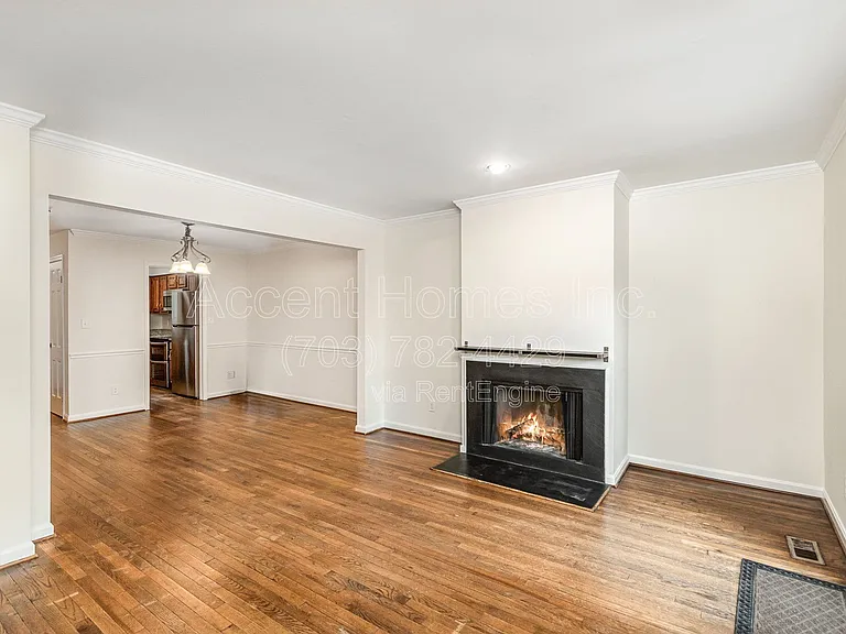449 Old Town Ct — Photo 3