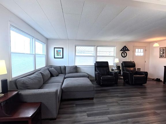 5th image of 2232 42nd Ave SE Unit 704
