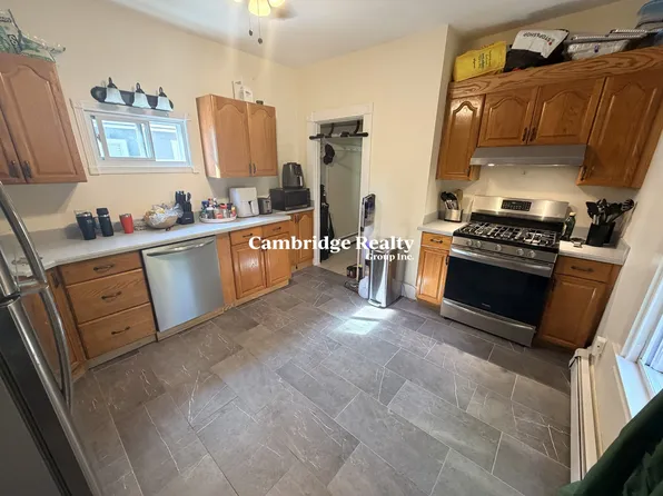 19 Berkeley St #1, Somerville, MA 02143