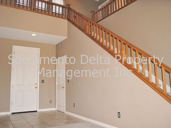 2nd image of 667 Newbridge Ln