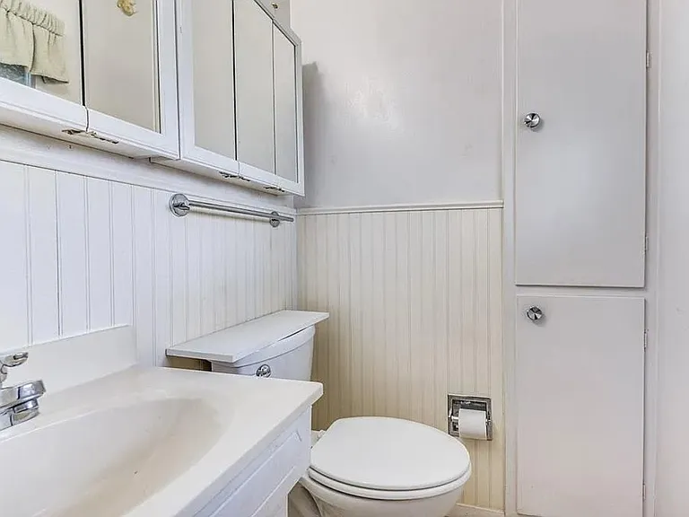 1802 Anderson St — Photo 6