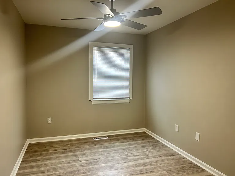 3217 Hunters Mill Dr — Photo 8