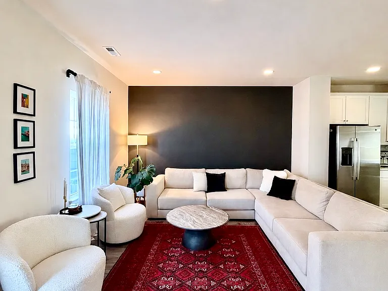 141 Callowhill Ln — Photo 2