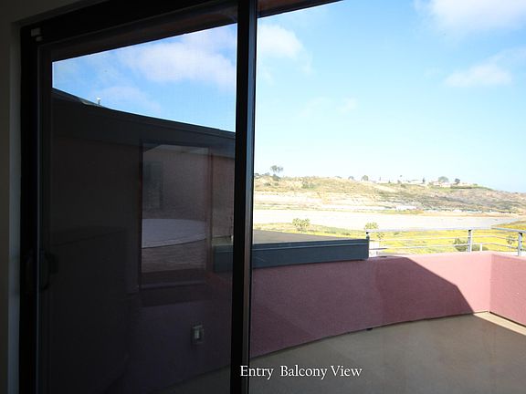 Entry balcony has wonderful views.
