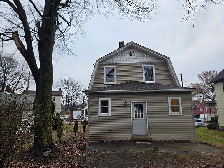 1723 Rebecca St — Photo 10