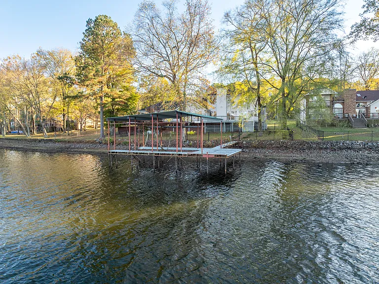 115 Springbrook Point — Photo 2