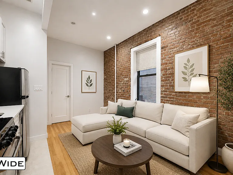 340 E 62nd St #5 — Photo 1