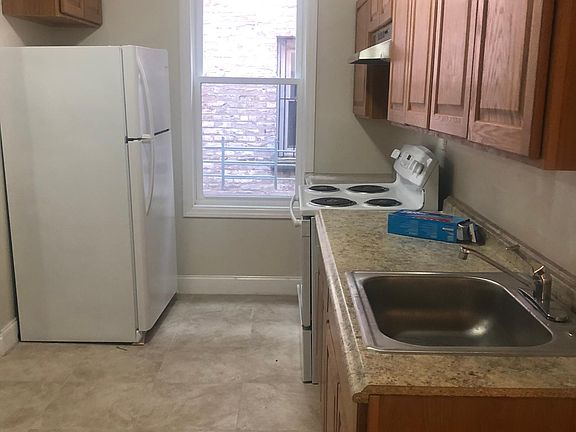 2nd image of 3315 Bainbridge Ave #1