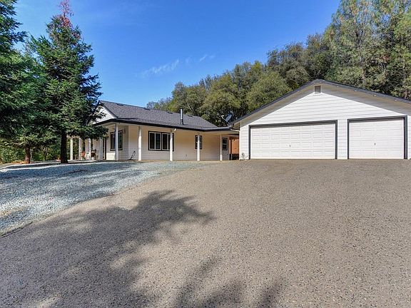 4th image of 16045 Mount Whitney Dr