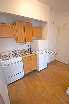 Rented by New York Dwellings LLC | media 14