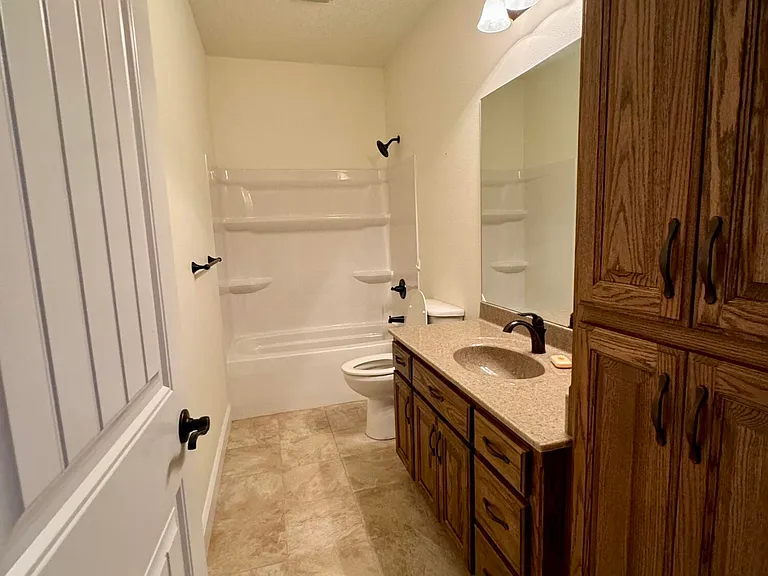 2731 Jefferson Ave — Photo 7
