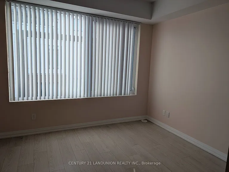 1050 Portage Pkwy #38 — Photo 3