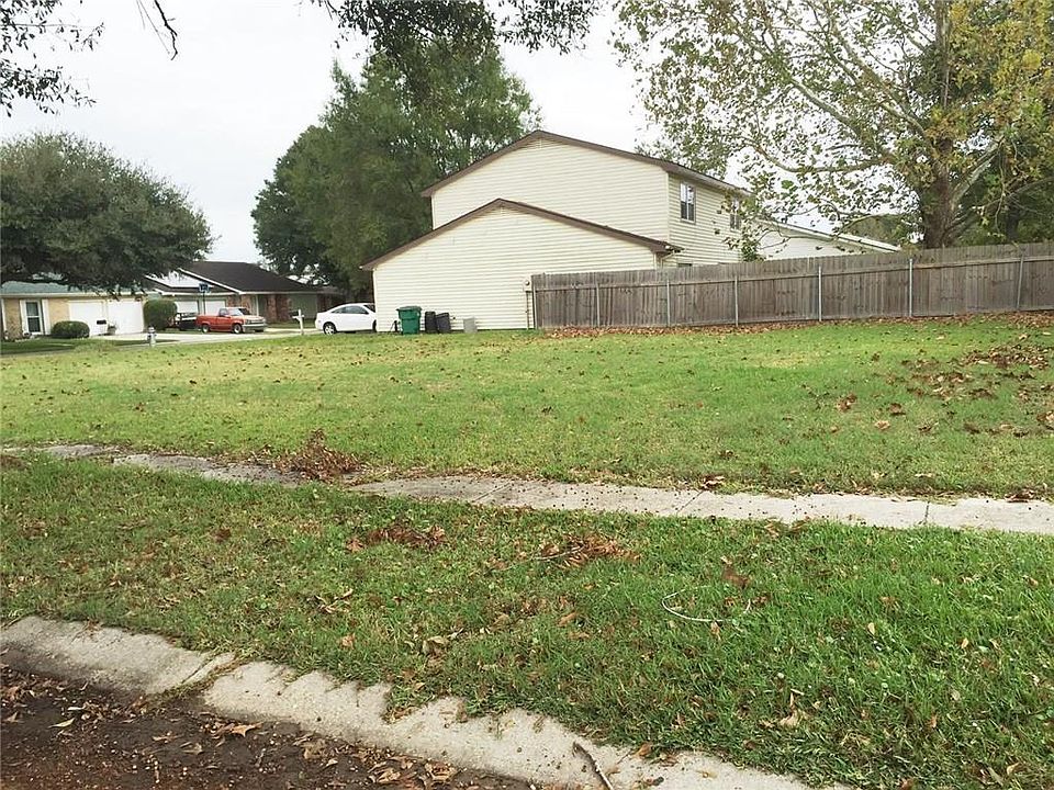 1st image of 4049 N Chipwood Dr