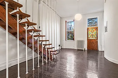 Rented by Level Group