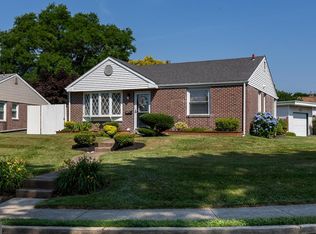 4 E Garden Rd, Broomall, PA 19008