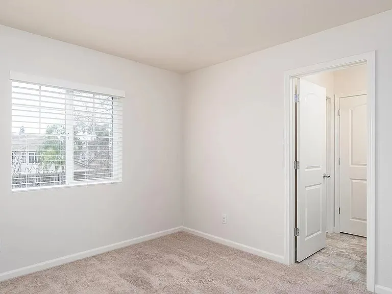 10890 Arrington Dr — Photo 21