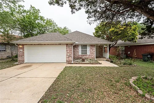 1607 Greening Way Photo 1