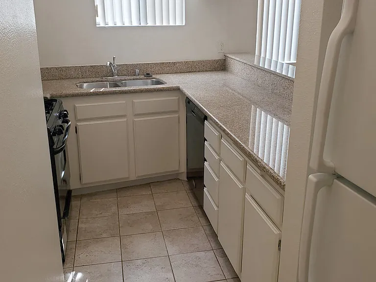 Park Rochester Apartments — Photo 42