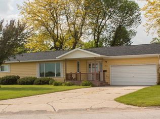 4 Windsor Blvd, Hampton, IA 50441