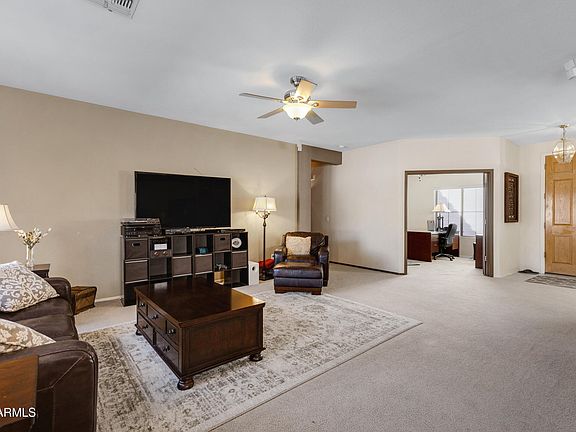 5th image of 1102 E BARTLETT Way