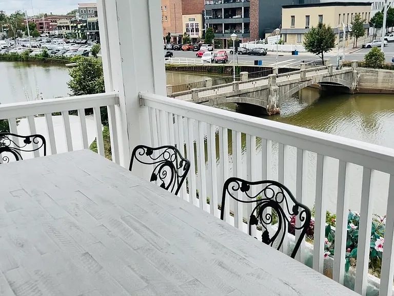 100 Lake Ave — Photo 31