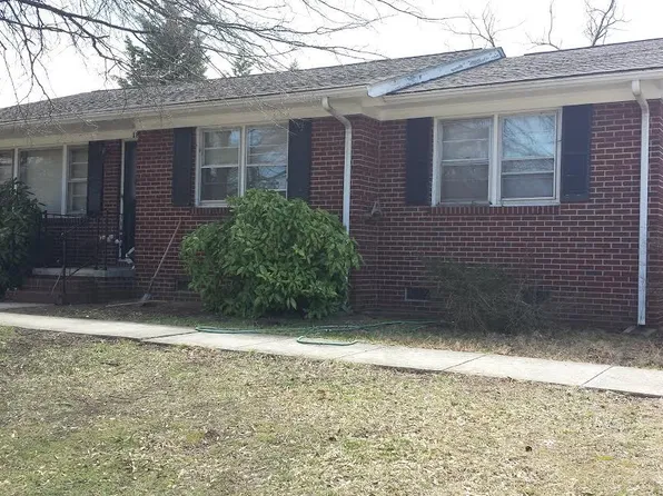 1801 W Meadowview Rd, Greensboro, NC 27403