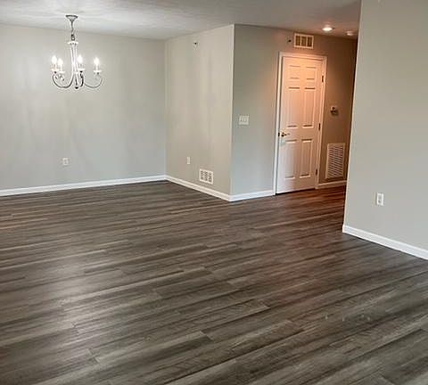 5th image of 3129 Crestmont Ln APT 103