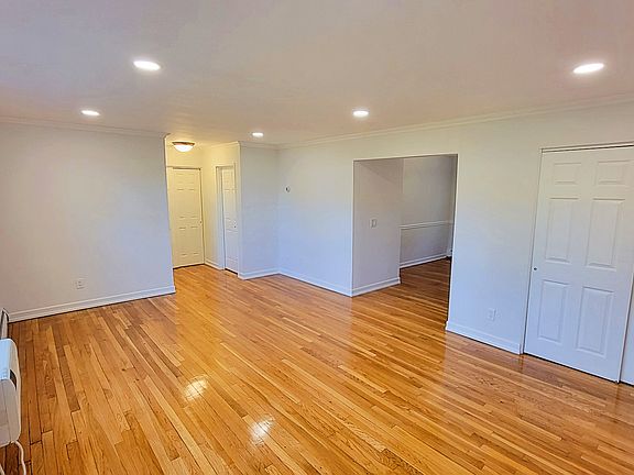 4th image of 12 Rolling Ridge Rd #12B
