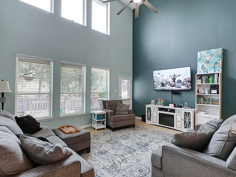 10707 Gentle Fox Bay — Photo 8