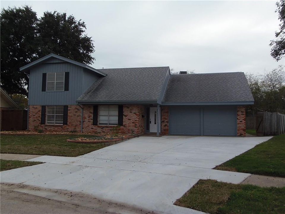 1st image of 104 Frio Dr