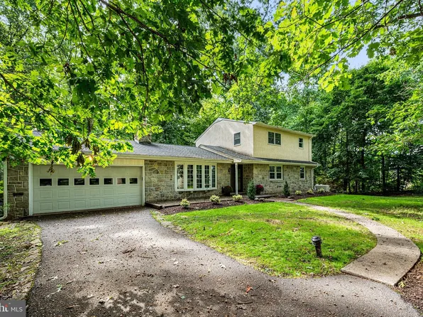 149 Grove Rd, Elverson, PA 19520