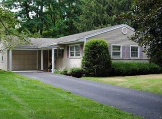 4 Crossfield Rd, Fairport, NY 14450