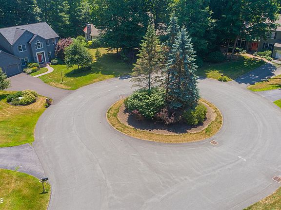 3rd image of 5 Buckingham Ct