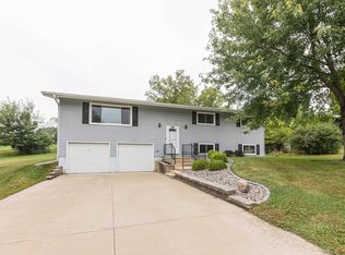 1285 Sunset Dr, Platteville, WI 53818