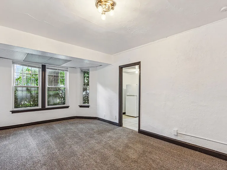 120 Glynn Ct. - FDR Seward Glynn — Photo 12