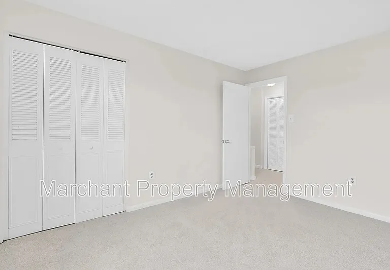 2530 E North St #11-B — Photo 21