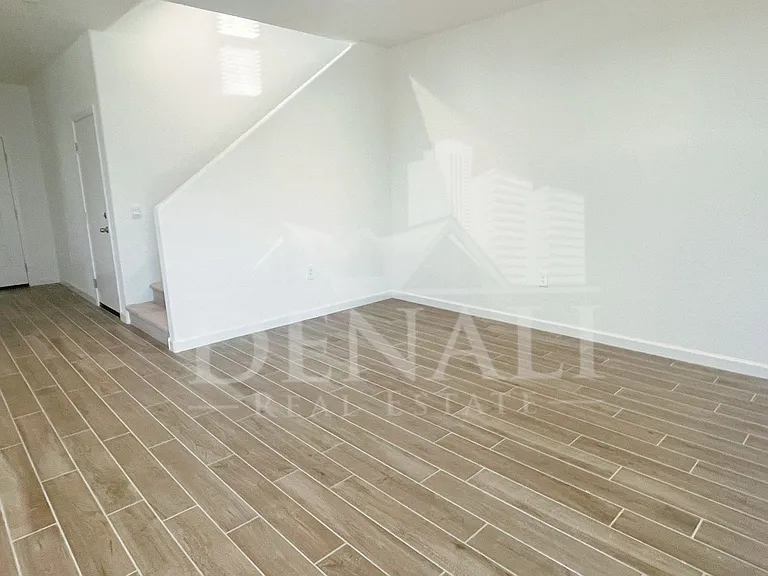 2760 W Stradling Ave — Photo 11