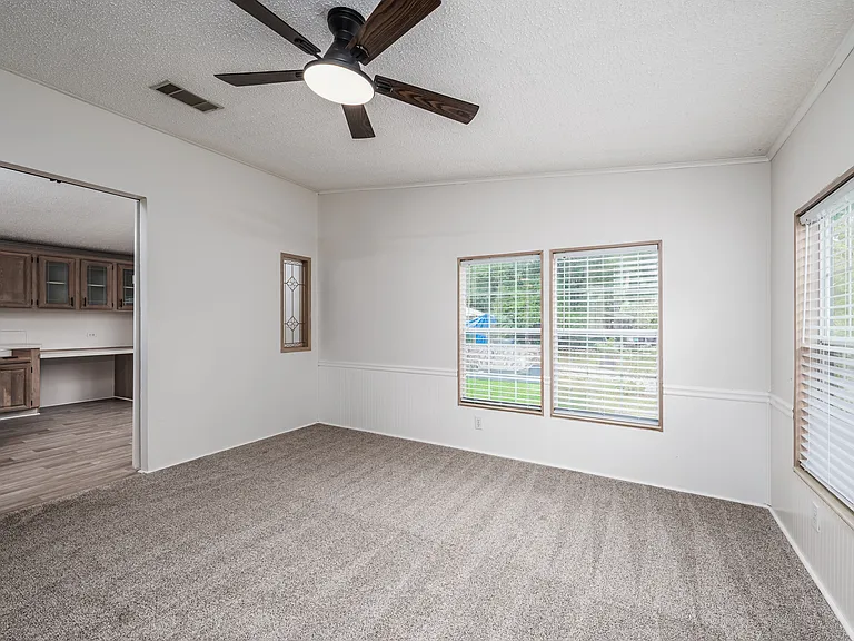 6226 Florence St — Photo 13