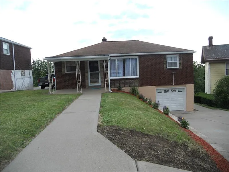 221 Livingston Rd photo 1